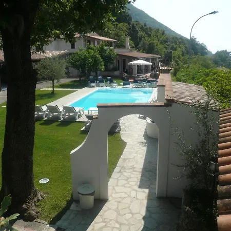 Sleeps 4 Pool Wifi
