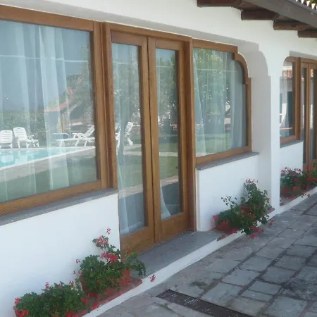 Sleeps 4 Pool Wifi Villa